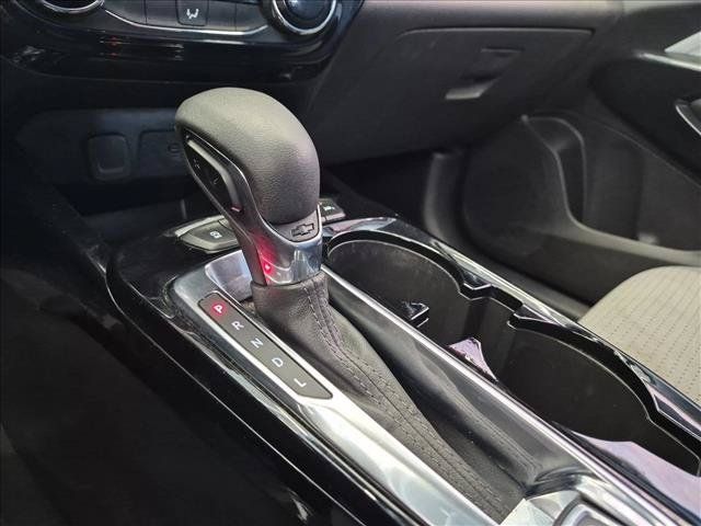 Used 2025 Chevrolet Trax LT FWD image 16