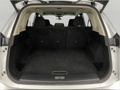 Certified 2025 Nissan Rogue SV AWD/4WD image 5
