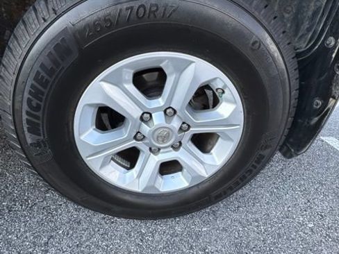 Used 2018 Toyota 4Runner SR5 Premium RWD image 11