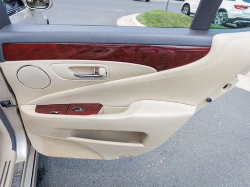Used 2010 Lexus LS 460 RWD image 40