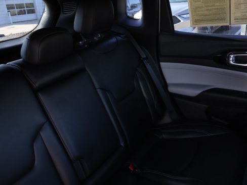 Used 2025 Jeep Compass Limited AWD/4WD image 13