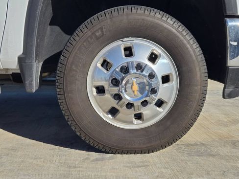 Used 2024 Chevrolet Silverado 3500 LTZ w/ LTZ Convenience Package AWD/4WD image 10