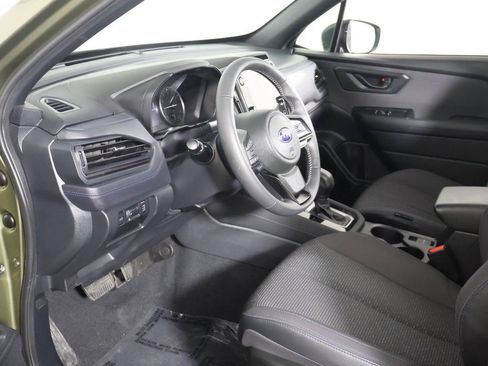 Used 2025 Subaru Forester Premium AWD/4WD image 22