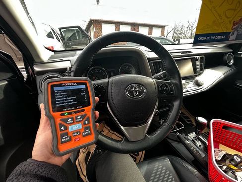 Used 2018 Toyota RAV4 Limited image 21