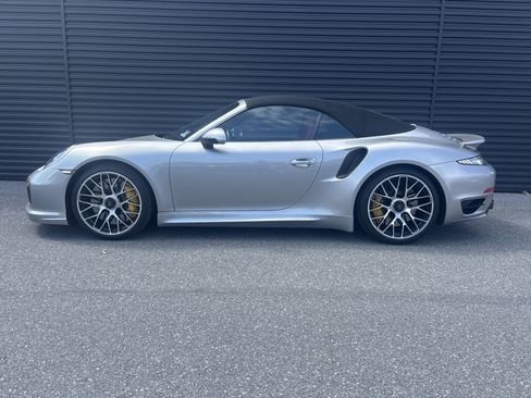 Used 2015 Porsche 911 Turbo image 2