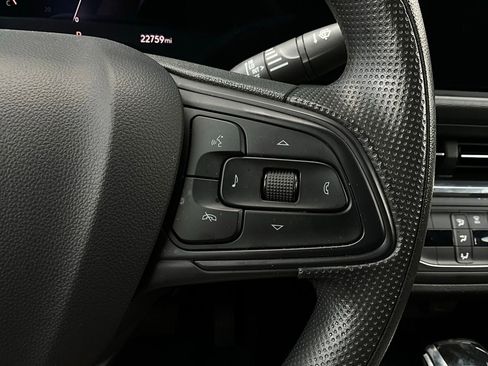 Used 2025 Buick Envista Preferred image 34