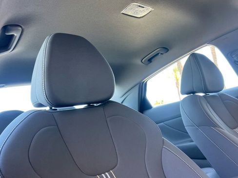 Used 2025 Hyundai Elantra Sport w/ Cargo Package FWD image 18