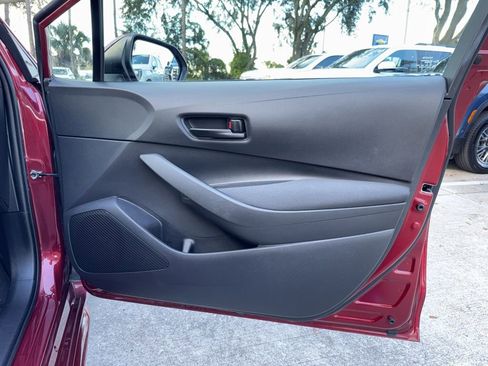 Used 2022 Toyota Corolla LE image 16