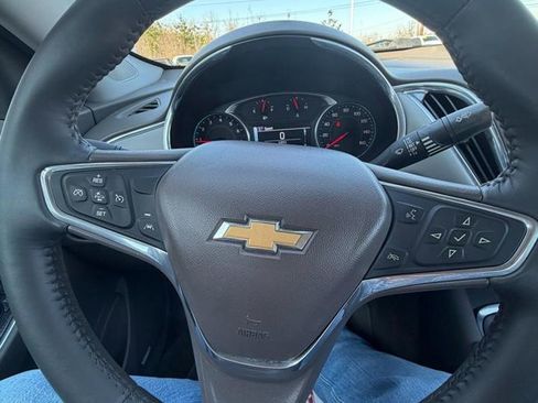 Used 2016 Chevrolet Malibu LT w/ Leather Package image 9