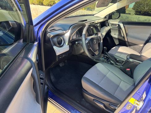 Used 2014 Toyota RAV4 LE FWD image 7
