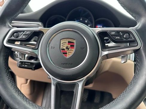 Used 2021 Porsche Macan image 11