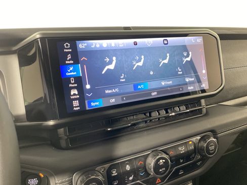 Used 2025 Jeep Wrangler Unlimited Rubicon 4xe w/ Convenience Group image 13