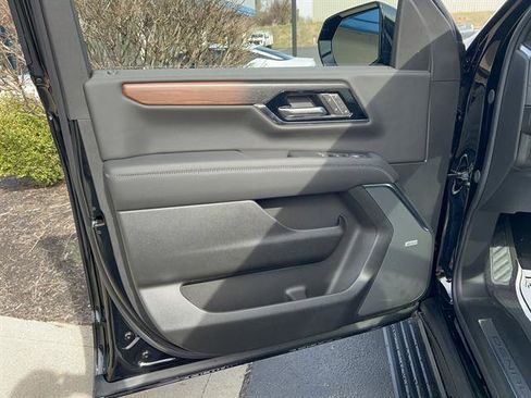 New 2026 GMC Yukon XL Denali w/ Sun & Power Step Package AWD/4WD image 11