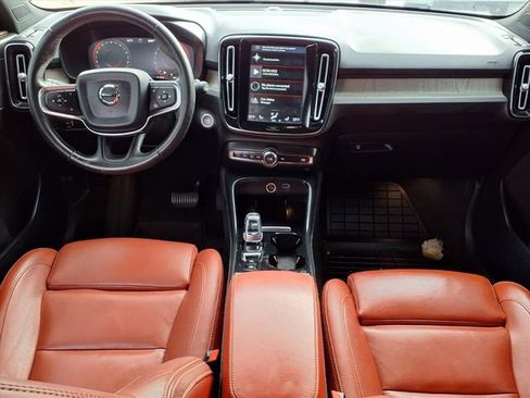 Used 2019 Volvo XC40 T5 Inscription image 9