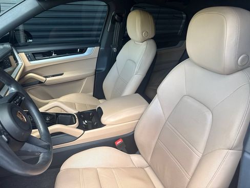 Certified 2024 Porsche Cayenne Coupe AWD/4WD image 5