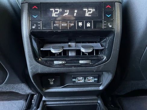 Used 2021 Jeep Grand Cherokee L Overland w/ Luxury Tech Group IV image 27