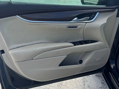 Used 2013 Cadillac XTS Luxury w/ Driver Awareness Package image 9