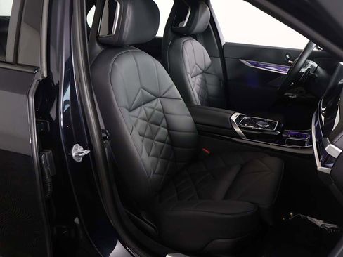 Used 2025 BMW 740i xDrive 740i xDrive image 34