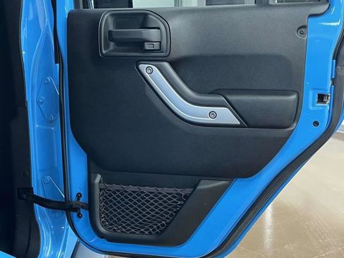 Used 2018 Jeep Wrangler Unlimited Sahara w/ Connectivity Group image 23