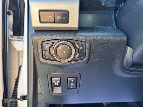 Used 2020 Ford F150 Lariat w/ Equipment Group 502A Luxury AWD/4WD image 21