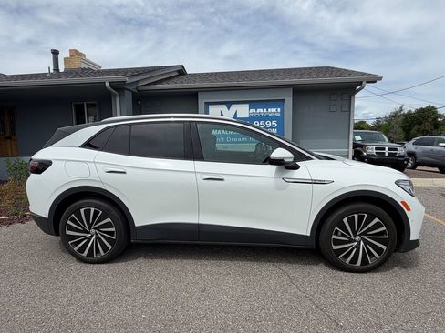 Used 2023 Volkswagen ID.4 Pro S Plus AWD/4WD image 10