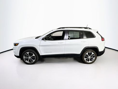 Used 2022 Jeep Cherokee Limited w/ Elite Package image 8