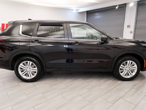 Used 2024 Mitsubishi Outlander ES AWD/4WD image 6