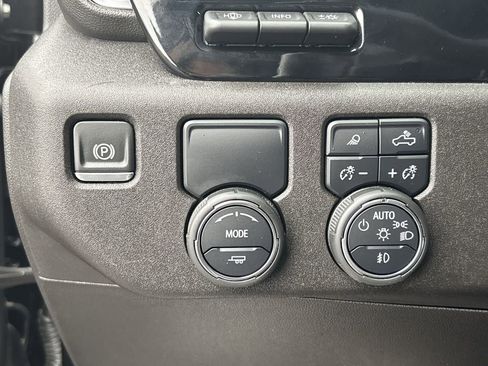 Used 2024 Chevrolet Silverado 1500 High Country w/ Technology Package image 18