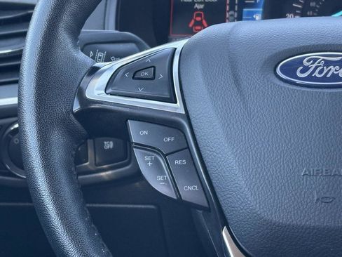 Used 2024 Ford Edge SEL image 9