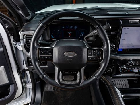Used 2024 Ford F250 Platinum image 19
