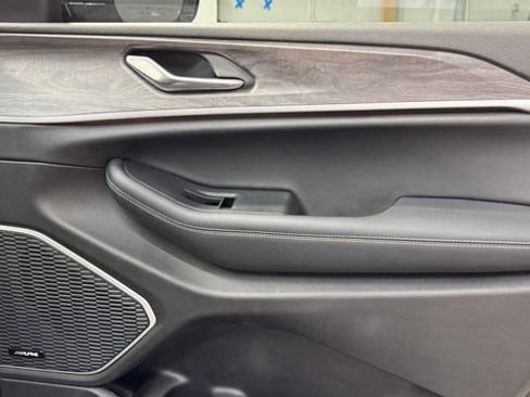 Used 2022 Jeep Grand Cherokee L Limited image 22