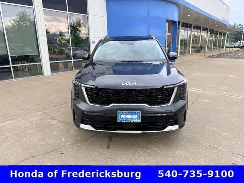 Used 2025 Kia Sorento EX w/ Panoramic Sunroof Package FWD image 9