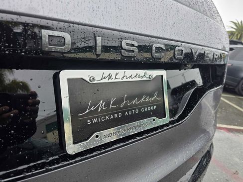 Used 2025 Land Rover Discovery Dynamic SE AWD/4WD image 14