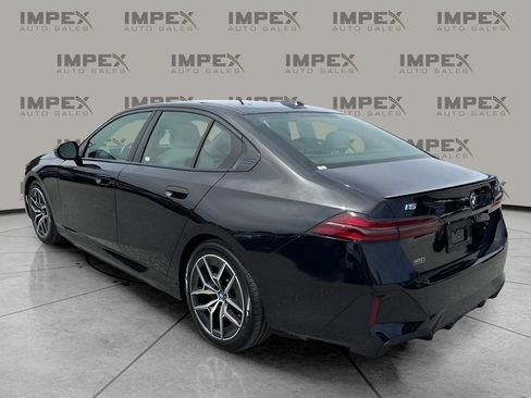 Used 2024 BMW i5 eDrive40i w/ M Sport Package RWD image 3
