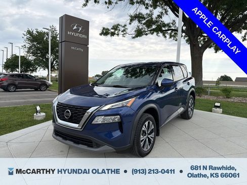 Used 2021 Nissan Rogue SV FWD image 1