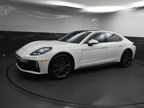 Certified 2026 Porsche Panamera image 4