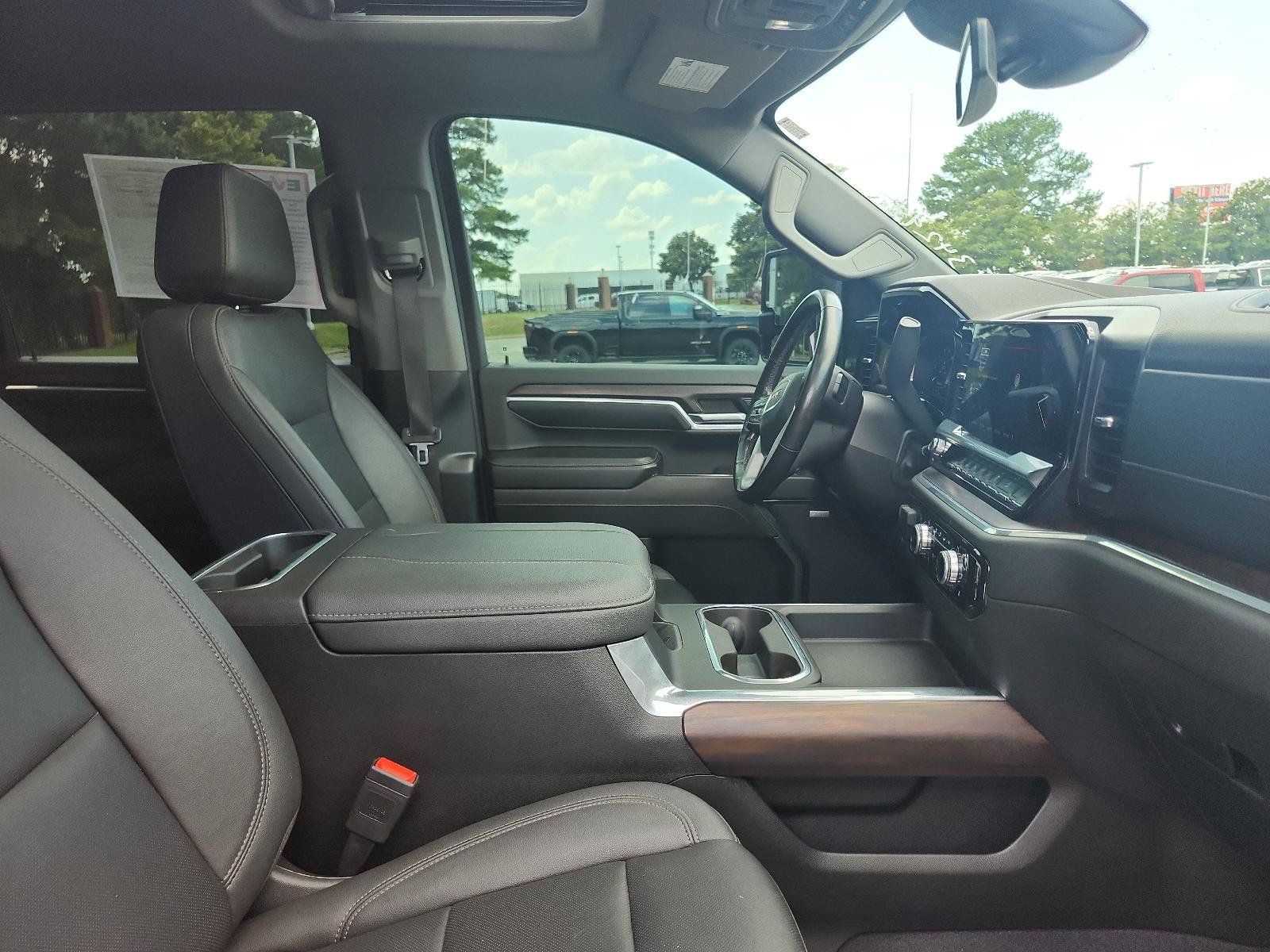 Used 2024 GMC Sierra 2500 SLT w/ SLT Premium Package AWD/4WD image 10