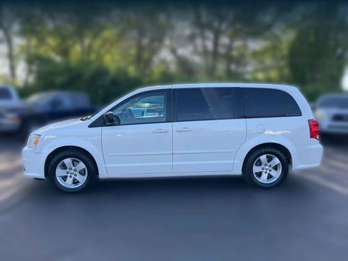 Used 2013 Dodge Grand Caravan SE FWD image 2