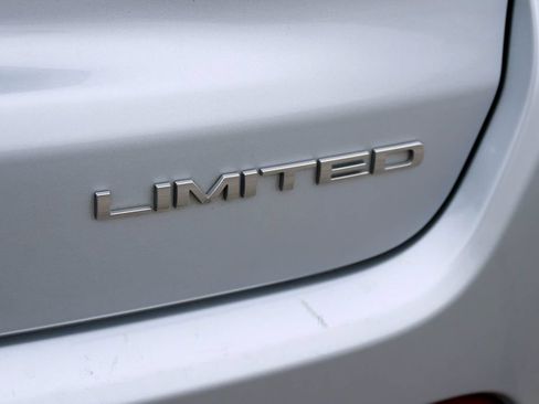Used 2025 Jeep Compass Limited AWD/4WD image 29