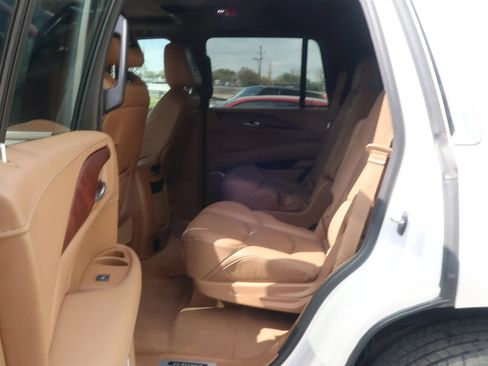 Used 2017 Cadillac Escalade Platinum AWD/4WD image 20