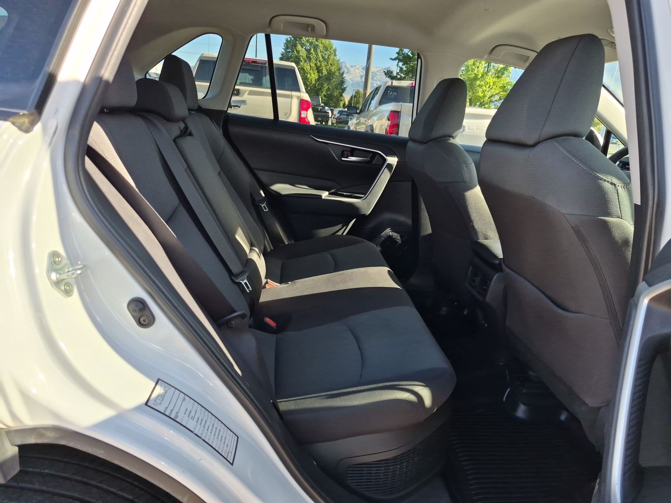 Used 2025 Toyota RAV4 XLE AWD/4WD image 29