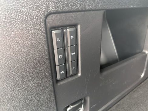 Used 2019 Ford Expedition XLT w/ Equipment Group 202A RWD image 40