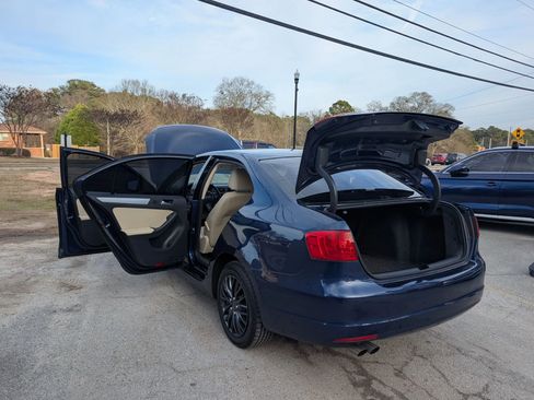 Used 2013 Volkswagen Jetta SE image 9