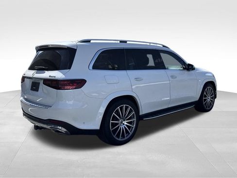 Used 2025 Mercedes-Benz GLS 580 4MATIC image 4