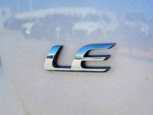 Used 2021 Toyota Corolla LE w/ Carpet Mat Package (TMS) image 6