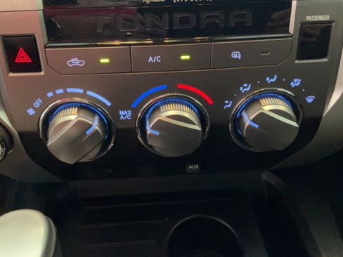 Used 2015 Toyota Tundra SR5 w/ T4 Package AWD/4WD image 20