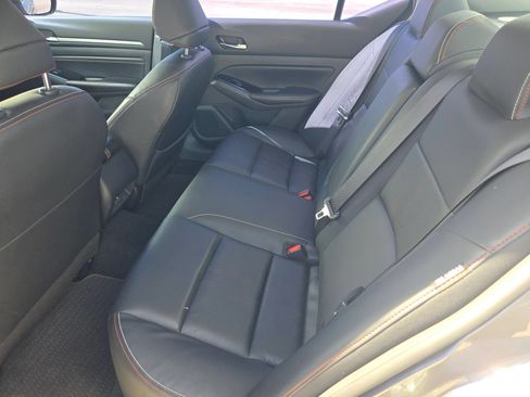 Used 2023 Nissan Altima 2.5 SR w/ SR Premium Package FWD image 13