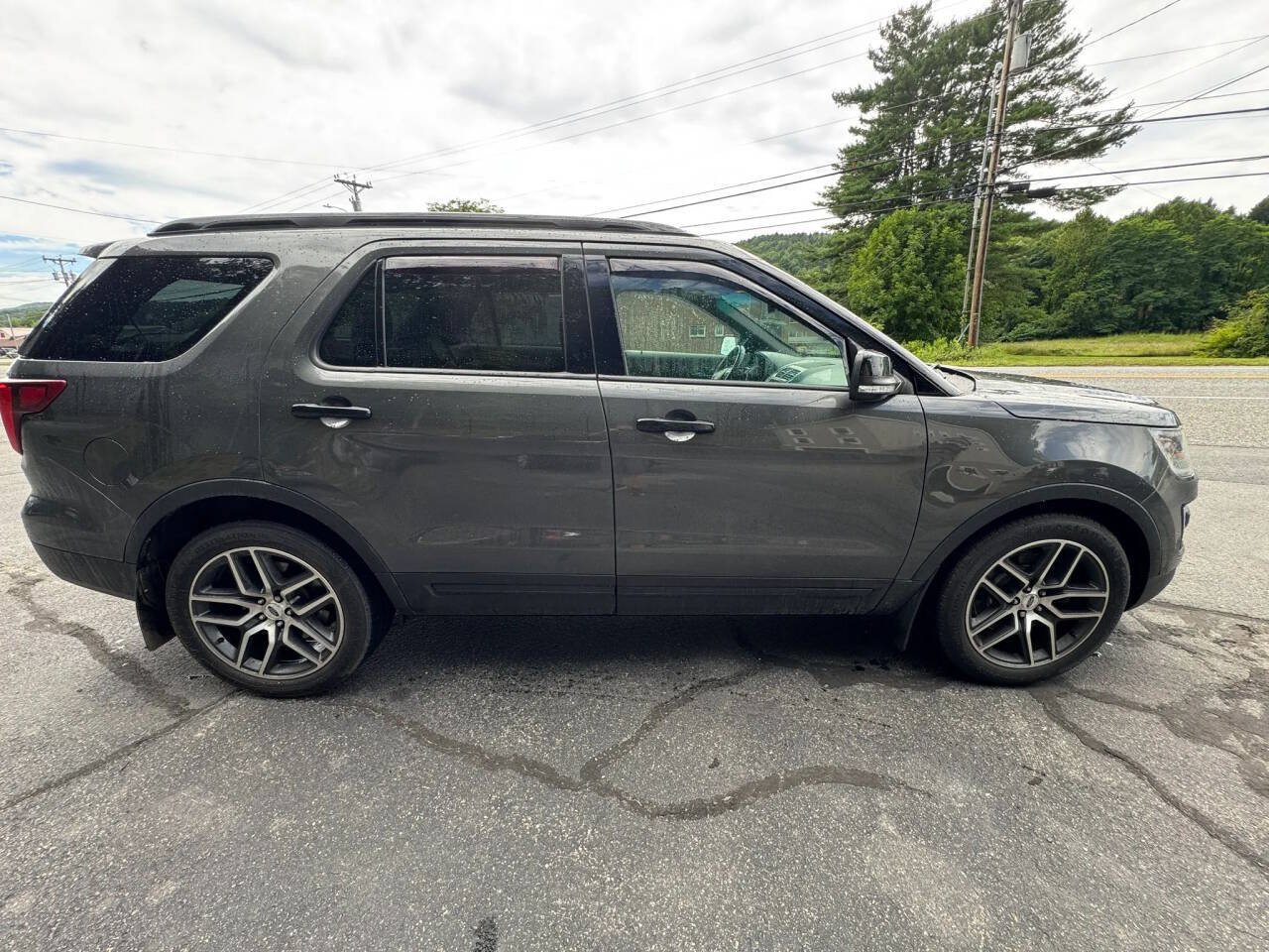 Used 2017 Ford Explorer Sport w/ Equipment Group 401A AWD/4WD image 3