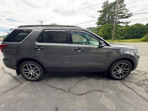 Used 2017 Ford Explorer Sport w/ Equipment Group 401A AWD/4WD image 3