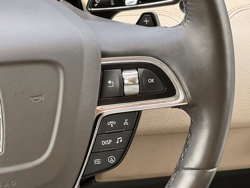 Used 2024 Lincoln Navigator Premiere AWD/4WD image 16